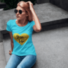 Auch im Alltag ein wahrer Hingucker. Yoga for Life Damen T-Shirt in karibikblau mit goldenem Herz